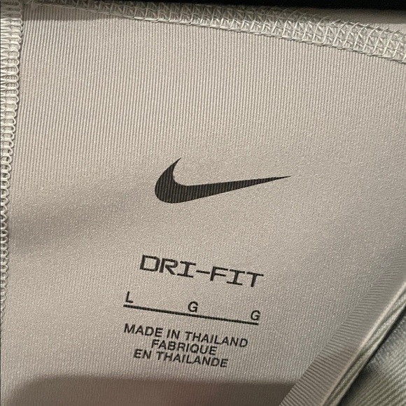 Nike Textured Gray Skirt - Picture 4 of 4